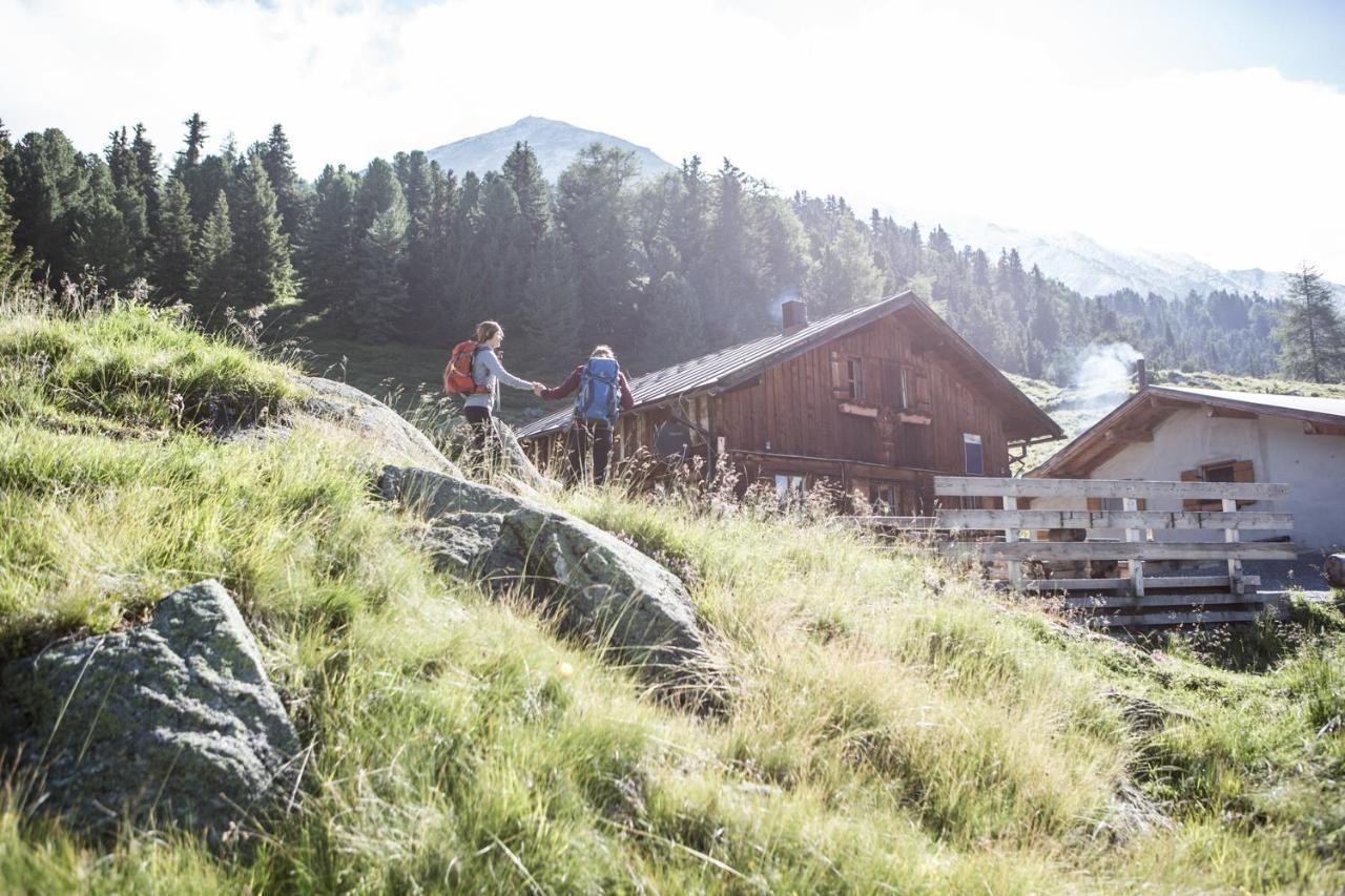 Hotel Jägerhof Kaunertal Exteriör bild